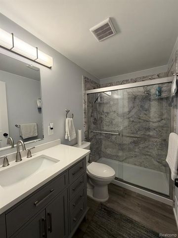 825 Rowlinson Lane, Ortonville, MI 48462