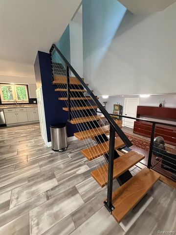 825 Rowlinson Lane, Ortonville, MI 48462