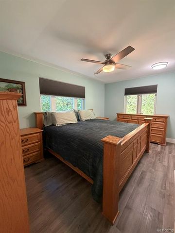 825 Rowlinson Lane, Ortonville, MI 48462