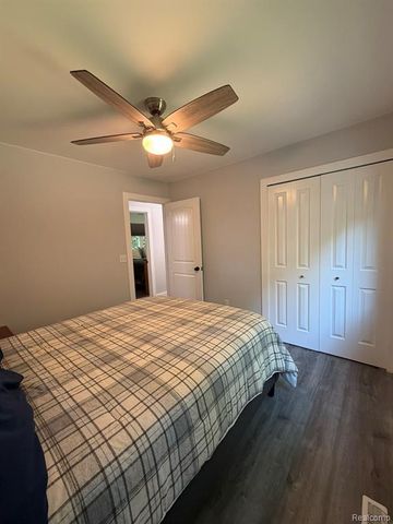 825 Rowlinson Lane, Ortonville, MI 48462