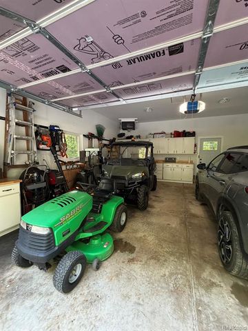 825 Rowlinson Lane, Ortonville, MI 48462