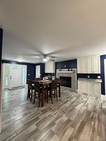 825 Rowlinson Lane, Ortonville, MI 48462