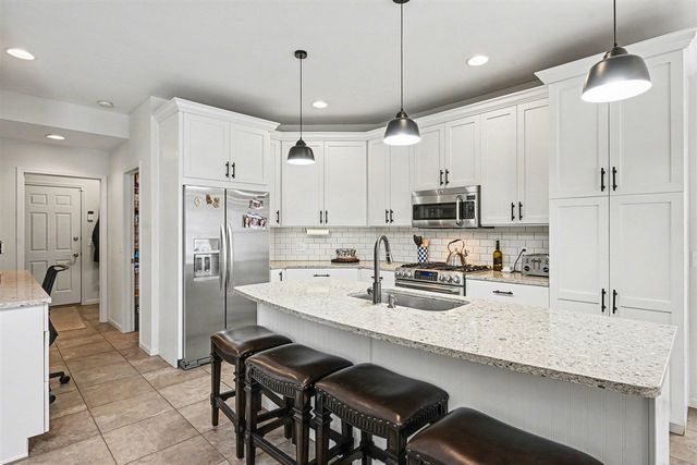 6390 Shugarbush Trail, Kalamazoo, MI 49009