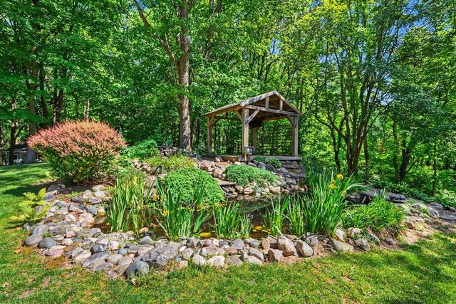 6390 Shugarbush Trail, Kalamazoo, MI 49009