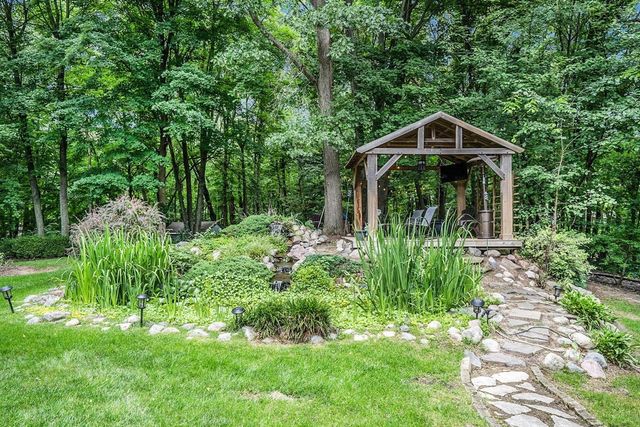 6390 Shugarbush Trail, Kalamazoo, MI 49009
