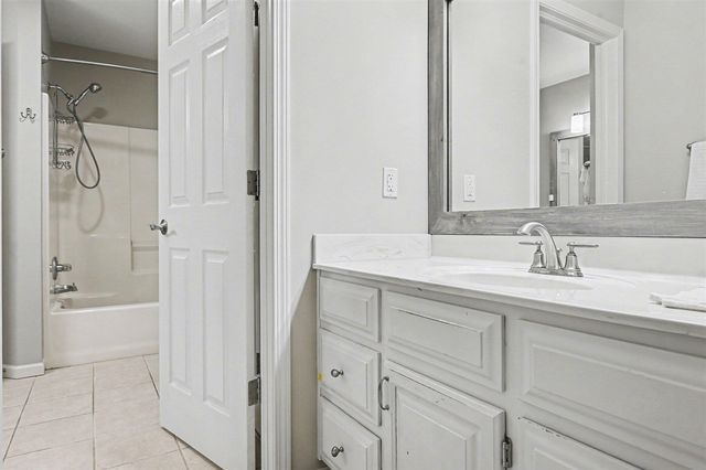 6390 Shugarbush Trail, Kalamazoo, MI 49009