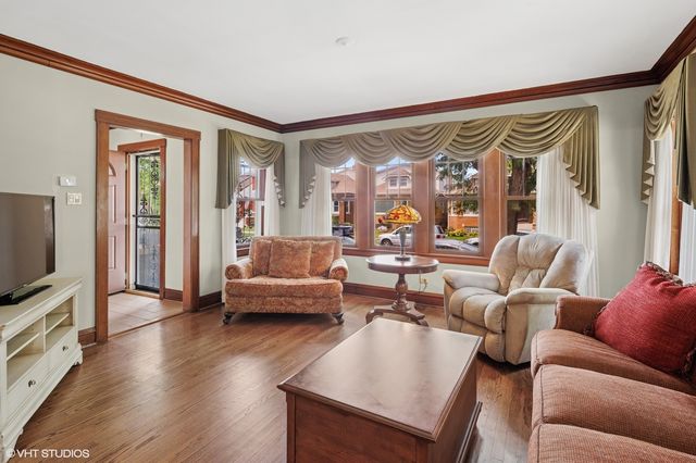 5525 W Berenice Avenue, Chicago, IL 60641