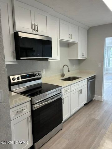28 Azalea Drive, Ormond Beach, FL 32176