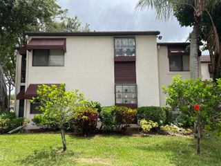 5068 Rose Hill Drive 102, Boynton Beach, FL 33437