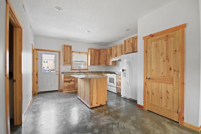 504 OAKLAWN AVE, Fayette, MO 65248