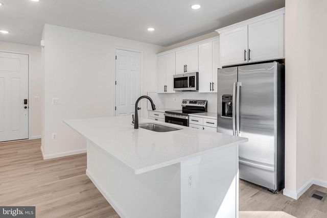 2808 WHITE TAIL DR, Locust Grove, VA 22508