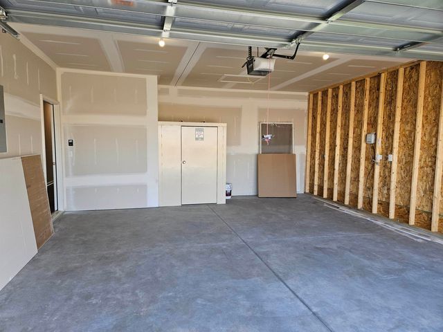 1030 N Forestview Ct, Wichita, KS 67235