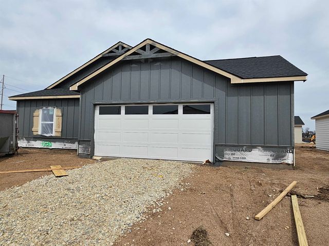 1030 N Forestview Ct, Wichita, KS 67235