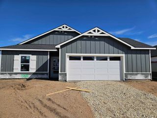 1030 N Forestview Ct, Wichita, KS 67235