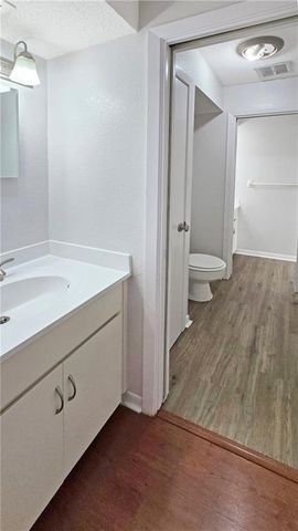 6222 Robinson Street 3, Overland Park, KS 66202