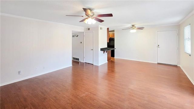 6222 Robinson Street 3, Overland Park, KS 66202