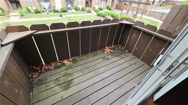 6222 Robinson Street 3, Overland Park, KS 66202