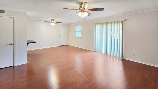 6222 Robinson Street 3, Overland Park, KS 66202