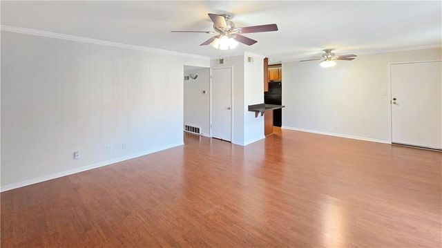 6222 Robinson Street 3, Overland Park, KS 66202