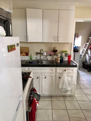 827 1st Avenue N, Texas City, TX 77590