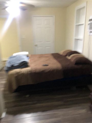827 1st Avenue N, Texas City, TX 77590