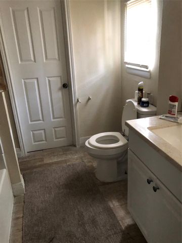 827 1st Avenue N, Texas City, TX 77590