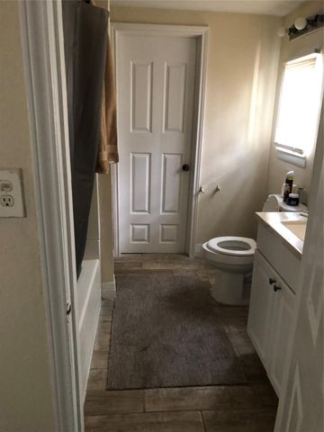 827 1st Avenue N, Texas City, TX 77590