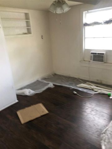 827 1st Avenue N, Texas City, TX 77590