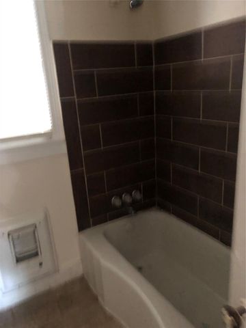 827 1st Avenue N, Texas City, TX 77590