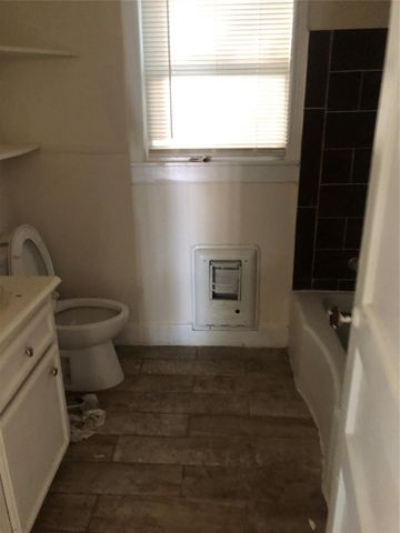 827 1st Avenue N, Texas City, TX 77590