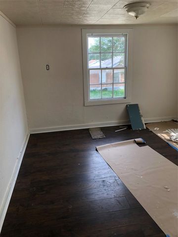 827 1st Avenue N, Texas City, TX 77590