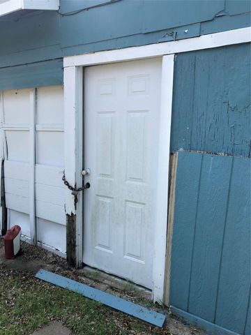 827 1st Avenue N, Texas City, TX 77590