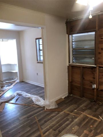 827 1st Avenue N, Texas City, TX 77590