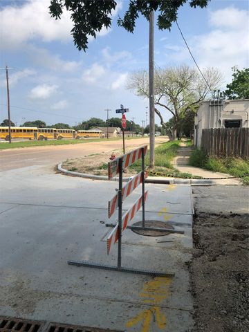 827 1st Avenue N, Texas City, TX 77590