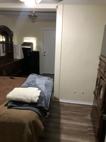827 1st Avenue N, Texas City, TX 77590