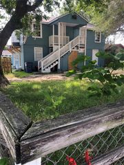 827 1st Avenue N, Texas City, TX 77590