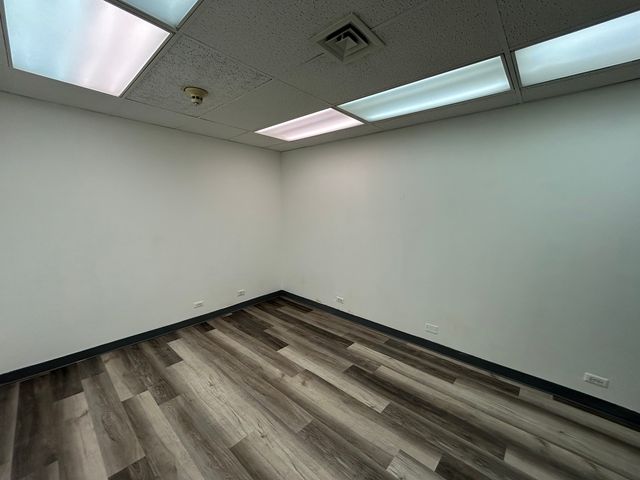 1043 S York Road LL4, Bensenville, IL 60106