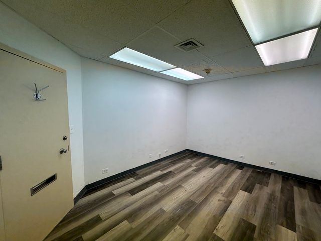 1043 S York Road LL4, Bensenville, IL 60106