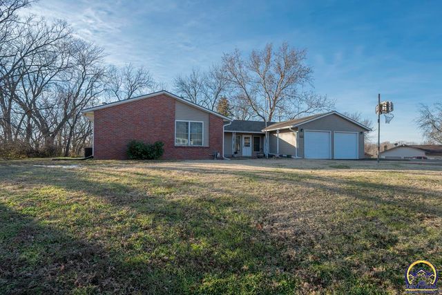 4001 NW Pocahontas DR, Topeka, KS 66618