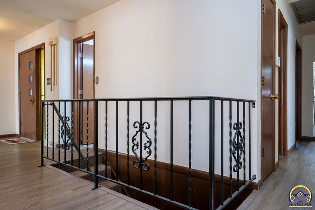 4001 NW Pocahontas DR, Topeka, KS 66618