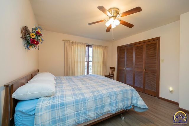 4001 NW Pocahontas DR, Topeka, KS 66618