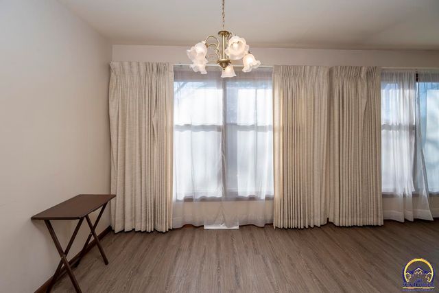 4001 NW Pocahontas DR, Topeka, KS 66618