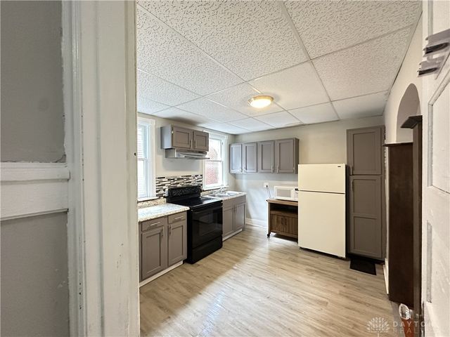 14 Cambridge Avenue, Dayton, OH 45406