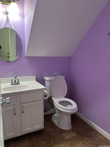 7214 Breeze Hollow, San Antonio, TX 78250