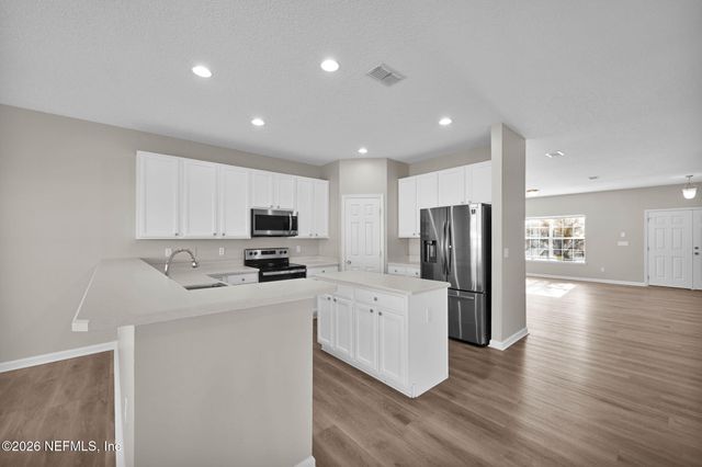 8663 DERRY Drive, Jacksonville, FL 32244