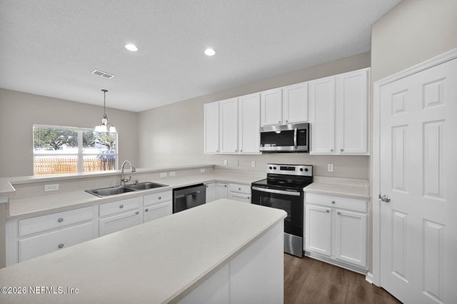 8663 DERRY Drive, Jacksonville, FL 32244