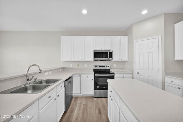 8663 DERRY Drive, Jacksonville, FL 32244