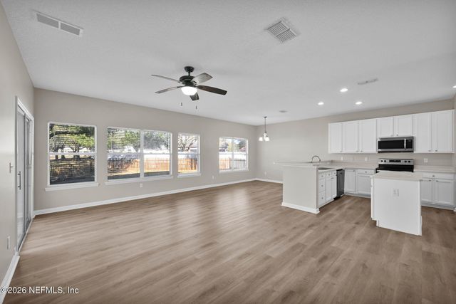 8663 DERRY Drive, Jacksonville, FL 32244