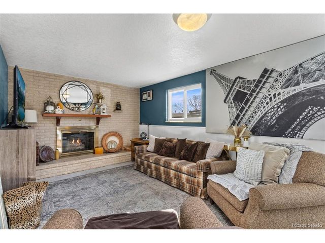 333 10th St, Windsor, CO 80550