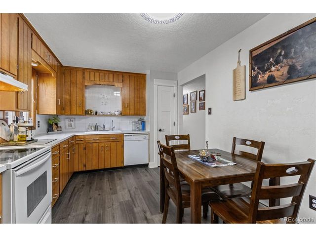 333 10th St, Windsor, CO 80550